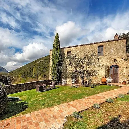 Castello Valenzino 3*
