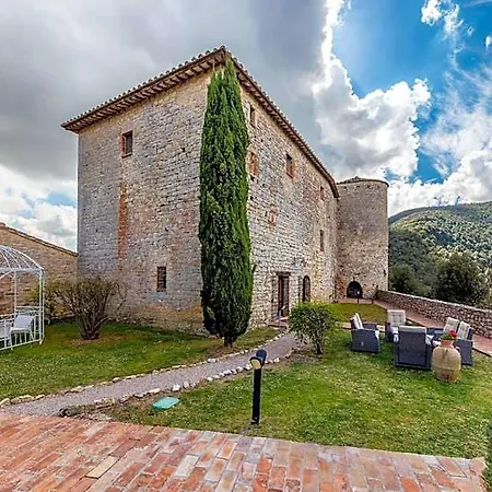 Ξενοδοχείο Castello Valenzino 3*