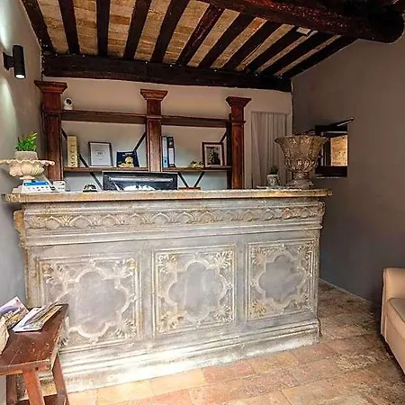 Castello Valenzino Ξενοδοχείο